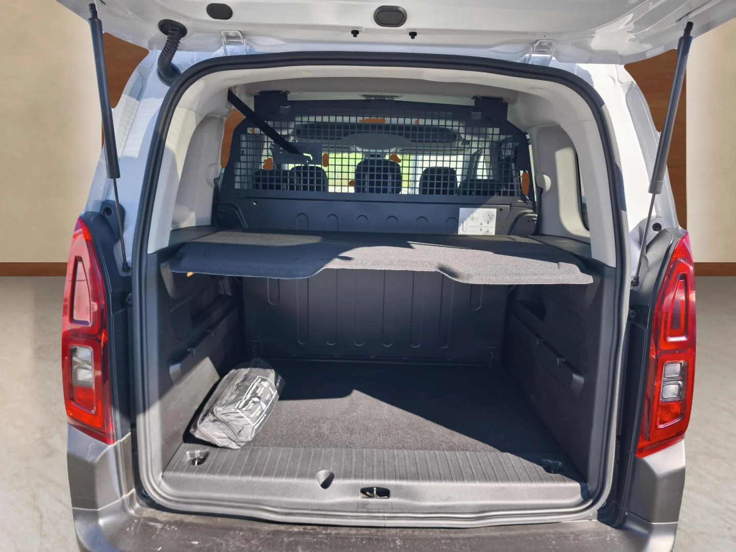Citroen Berlingo 1.5, снимка 10 - Автомобили и джипове - 55547110