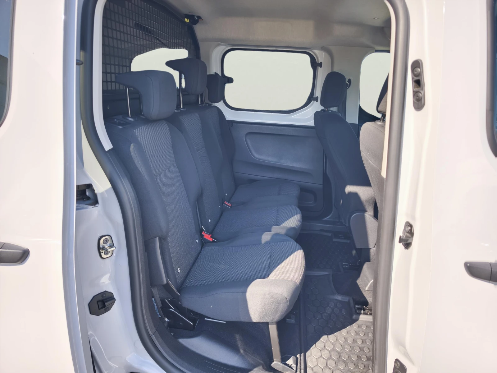 Citroen Berlingo 1.5, снимка 9 - Автомобили и джипове - 55547110