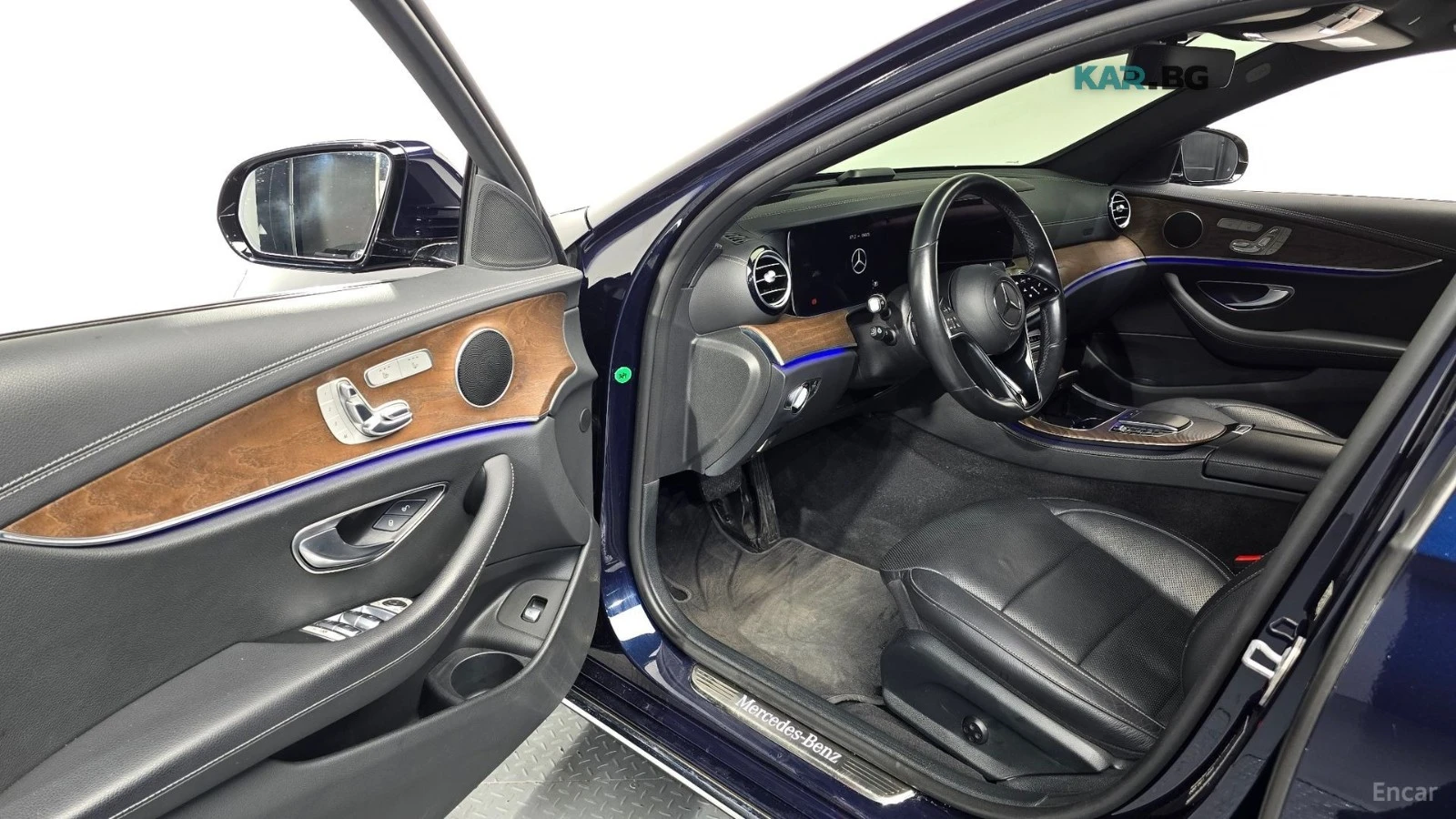 Mercedes-Benz E 250 ОБДУХВАНЕ* ПОДГРЕВ* КАМЕРА* КОЖА* ПАНО* HEADUP, снимка 10 - Автомобили и джипове - 55729384