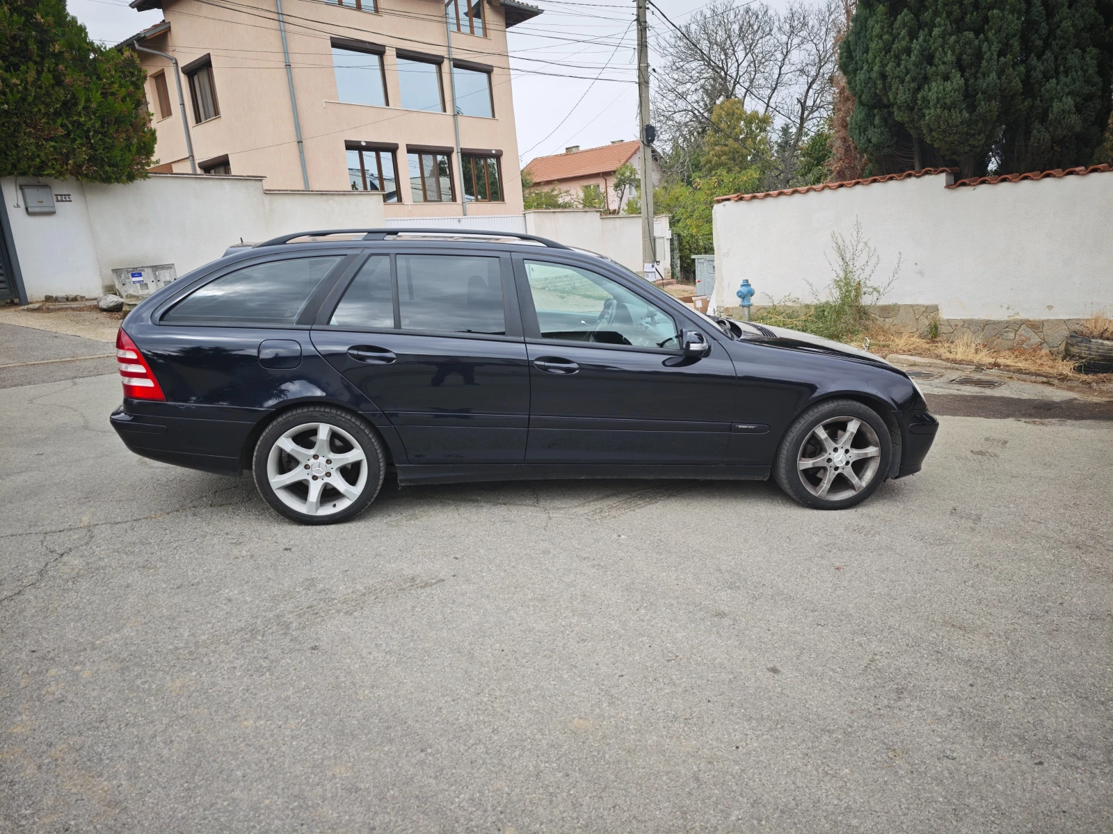 Mercedes-Benz C 220 150 кс, sport edition, снимка 3 - Автомобили и джипове - 56221939