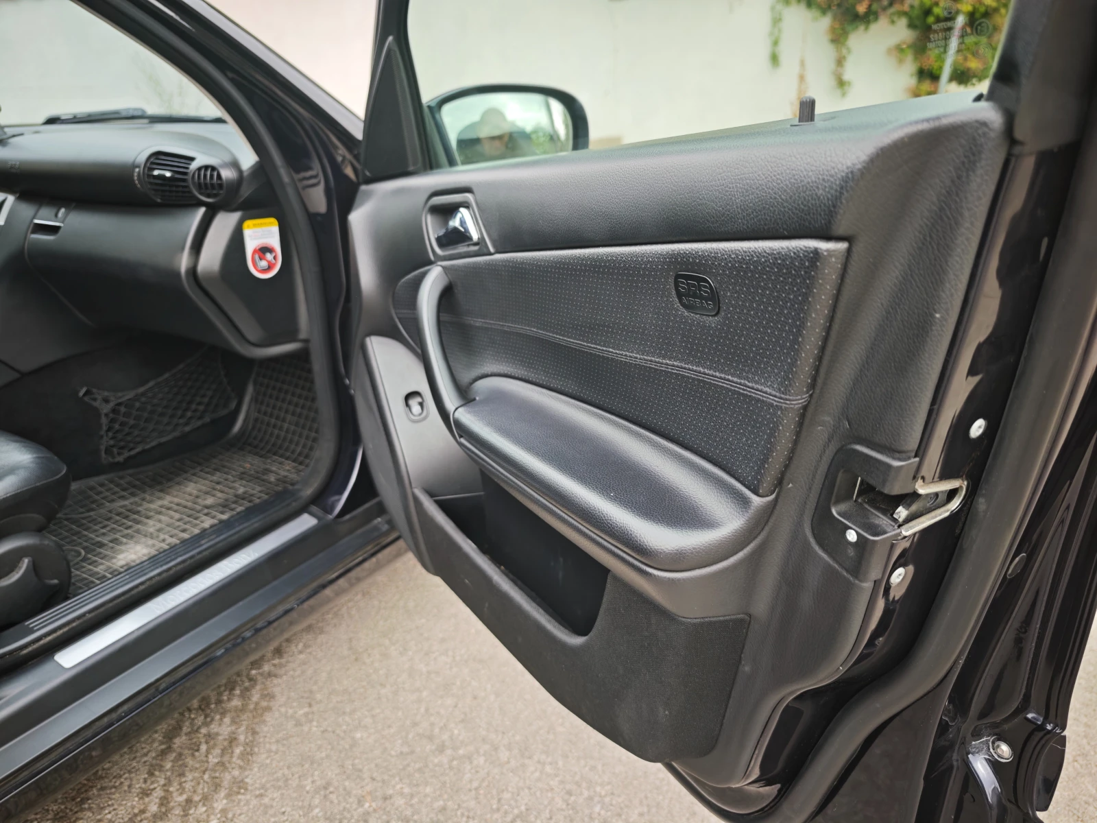 Mercedes-Benz C 220 150 кс, sport edition, снимка 14 - Автомобили и джипове - 56221939