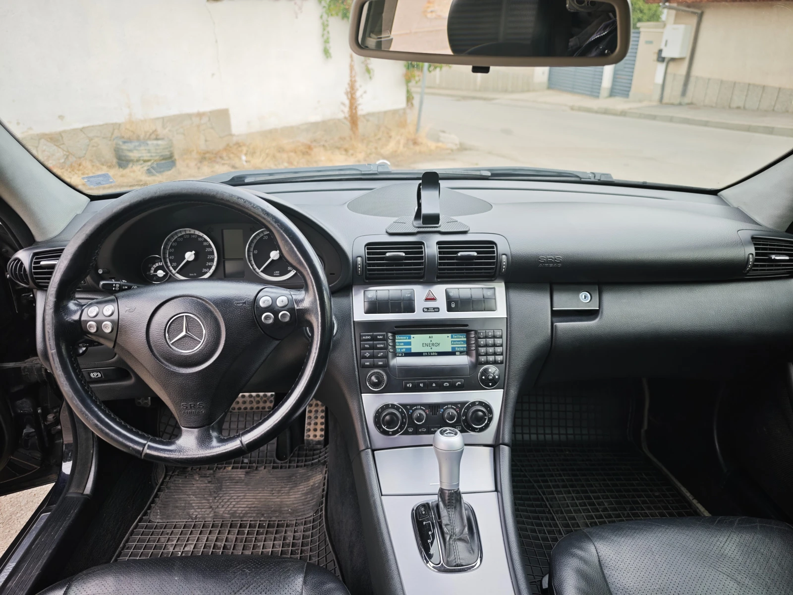 Mercedes-Benz C 220 150 кс, sport edition, снимка 9 - Автомобили и джипове - 56221939