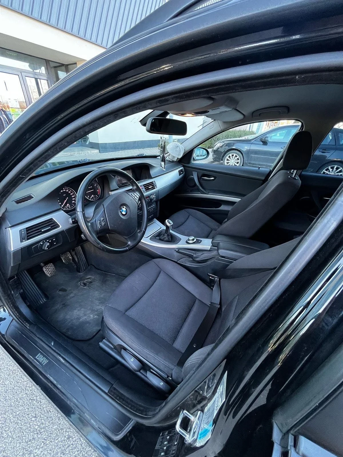 BMW 318, снимка 4 - Автомобили и джипове - 56261835