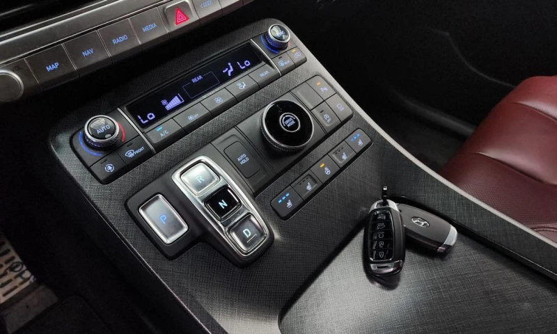 Hyundai Palisade Diesel 2.2 2WD Prestige, снимка 9 - Автомобили и джипове - 52058992