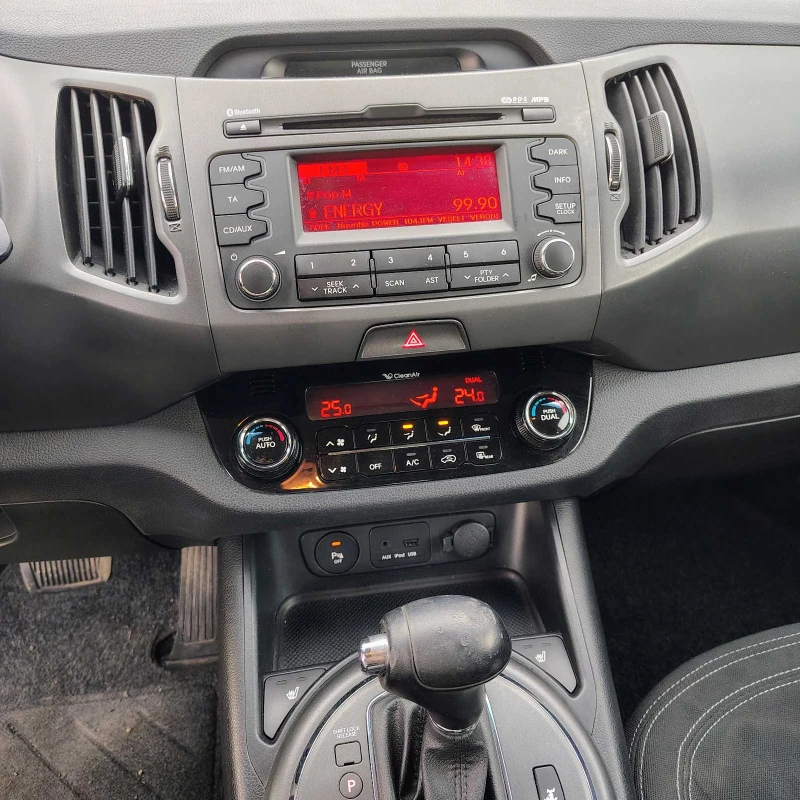 Kia Sportage, снимка 8 - Автомобили и джипове - 52708540