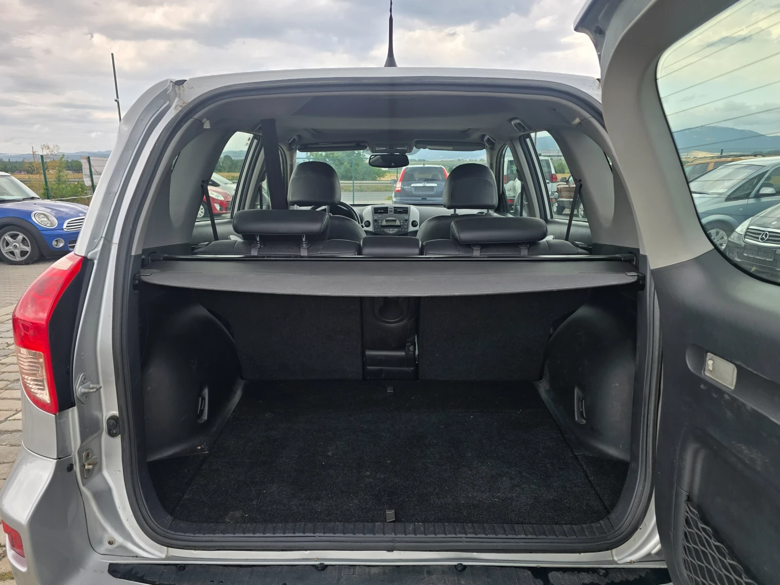 Toyota Rav4 2.0i 152кс 4х4 ОТ ПЪРВИ СОБСТВЕНИК - изображение 9