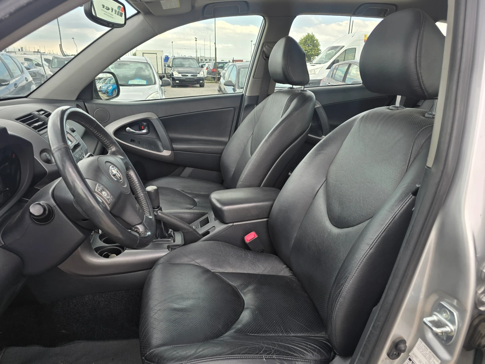 Toyota Rav4 2.0i 152кс 4х4 ОТ ПЪРВИ СОБСТВЕНИК - изображение 10