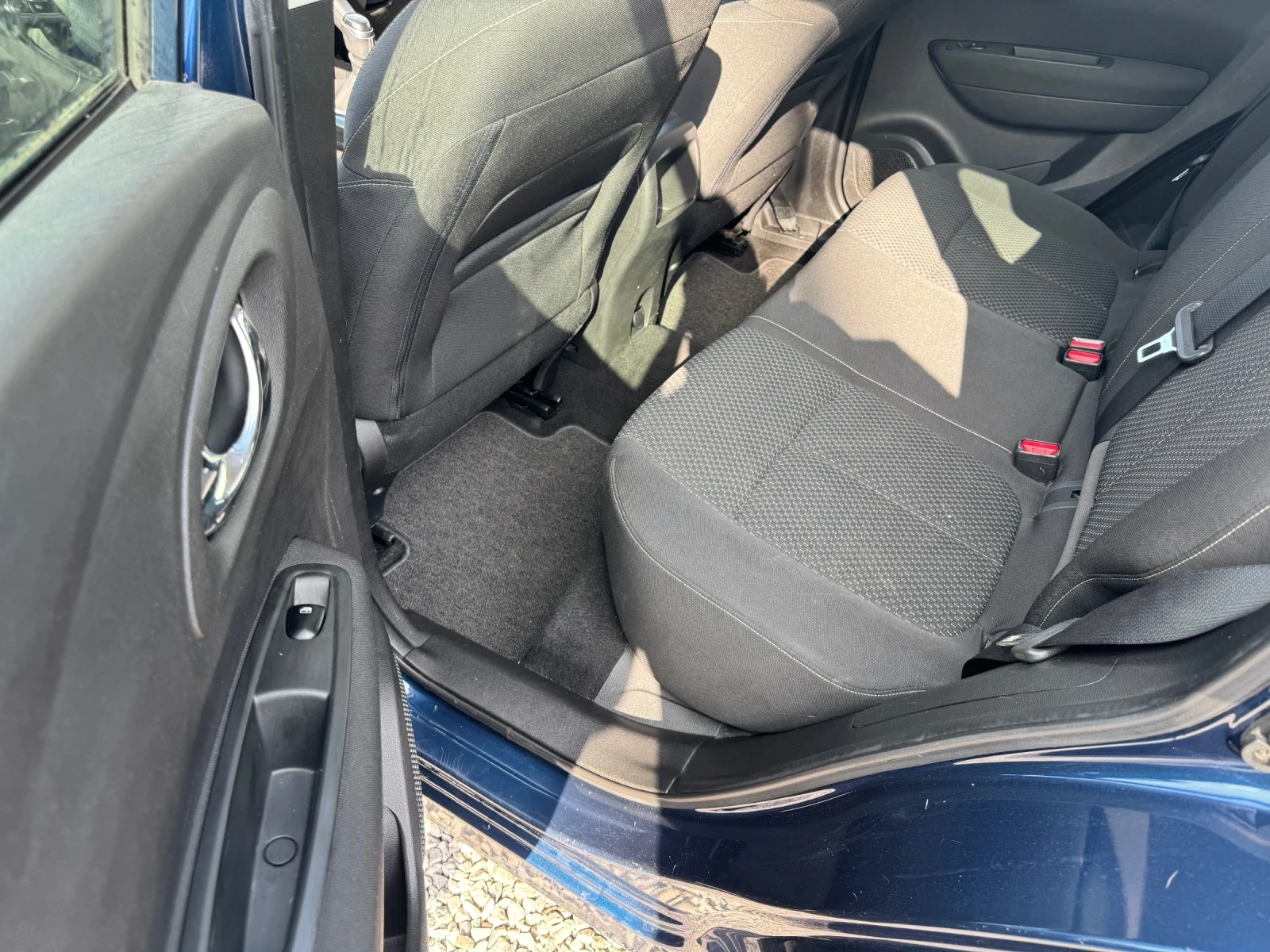 Renault Kadjar 1.6d / 131ps / KEYLESS GO / КАМЕРА / 217 хил км - изображение 9