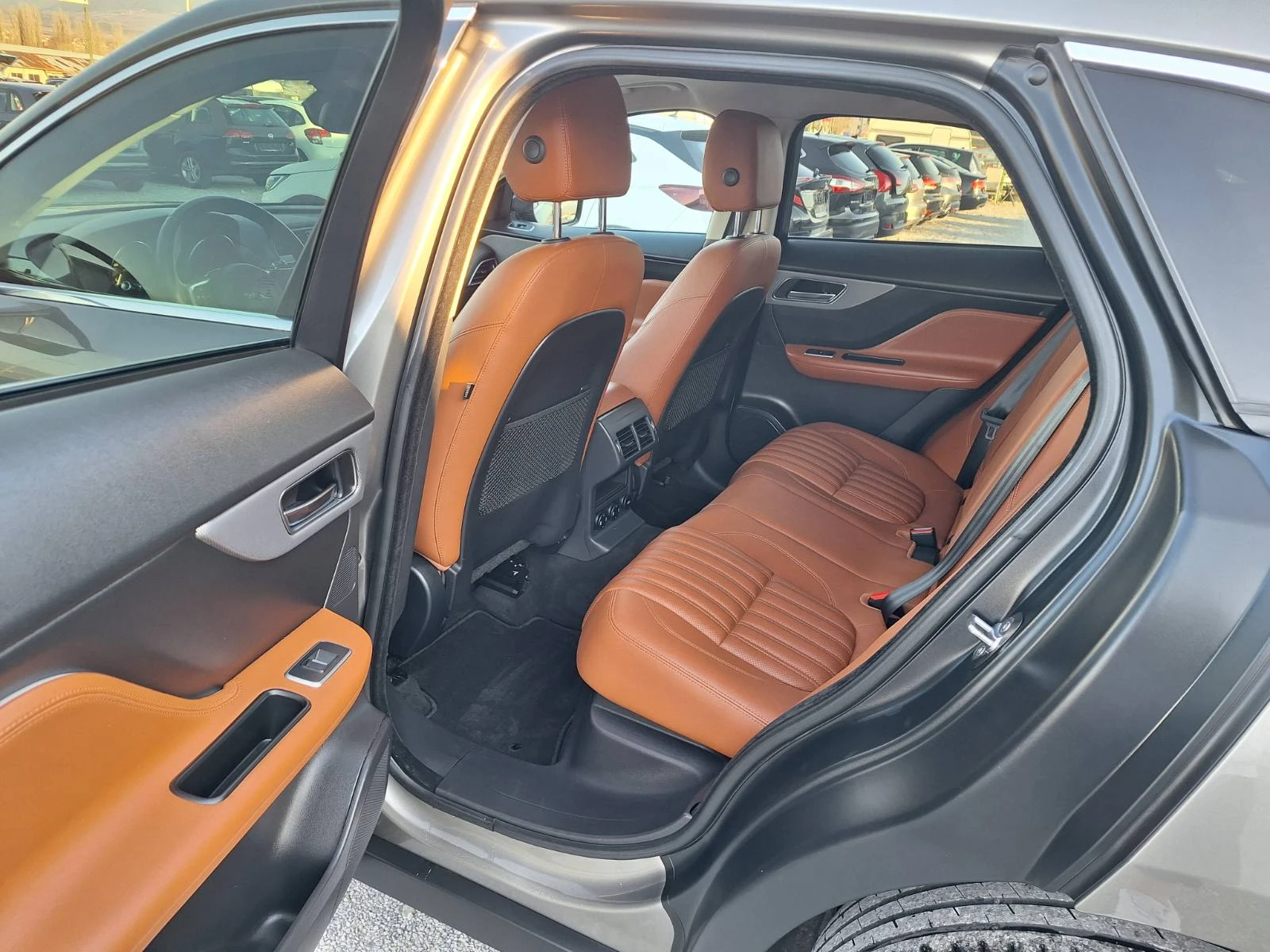 Jaguar F-PACE 2.0D-168.000км-ПАНОРАМА-FULL, снимка 13 - Автомобили и джипове - 53741826