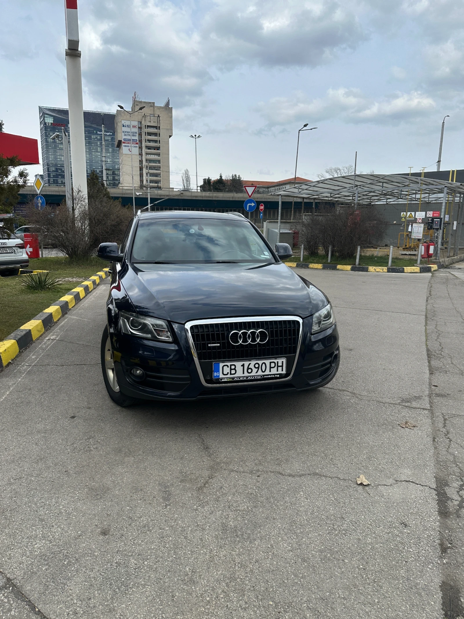 Audi Q5 S-LINE / CarPlay / Панорама, снимка 2 - Автомобили и джипове - 53979295