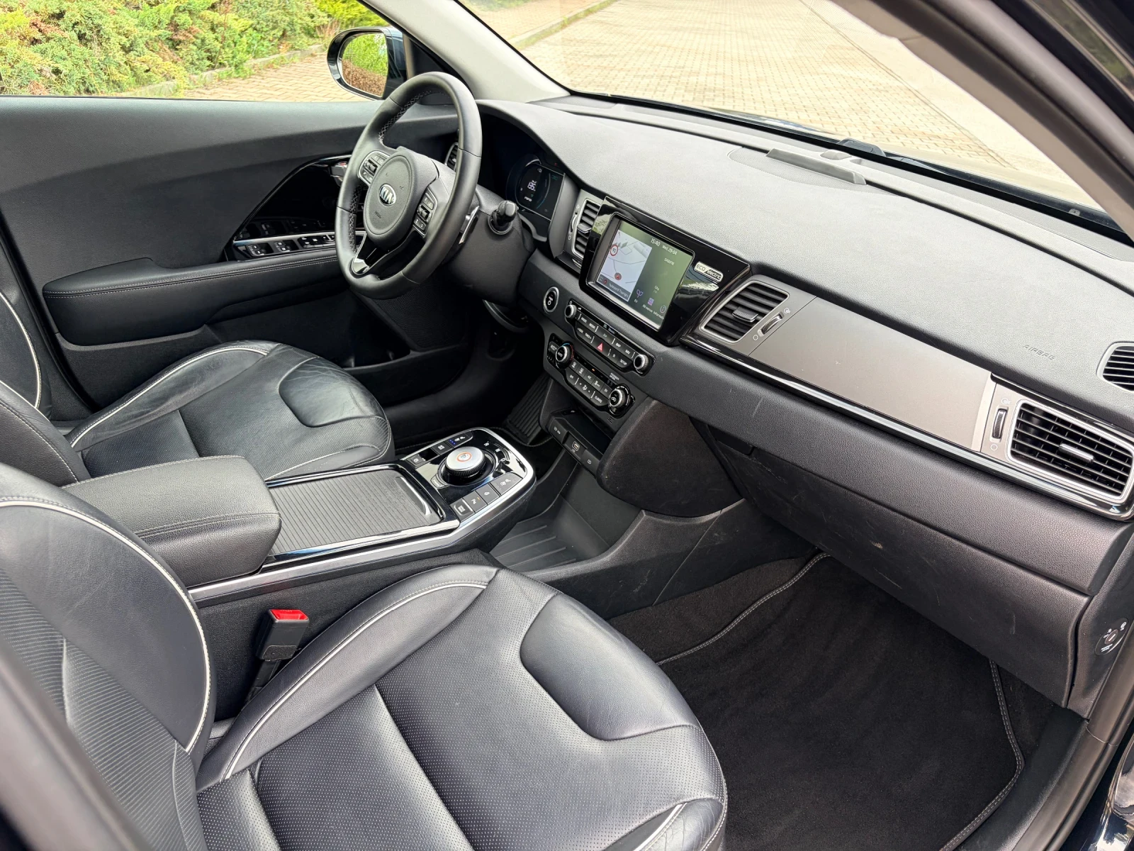 Kia Niro 100%SOH 64kw 204kc TERMOPOMPA!!! FUL!!!, снимка 6 - Автомобили и джипове - 54360566