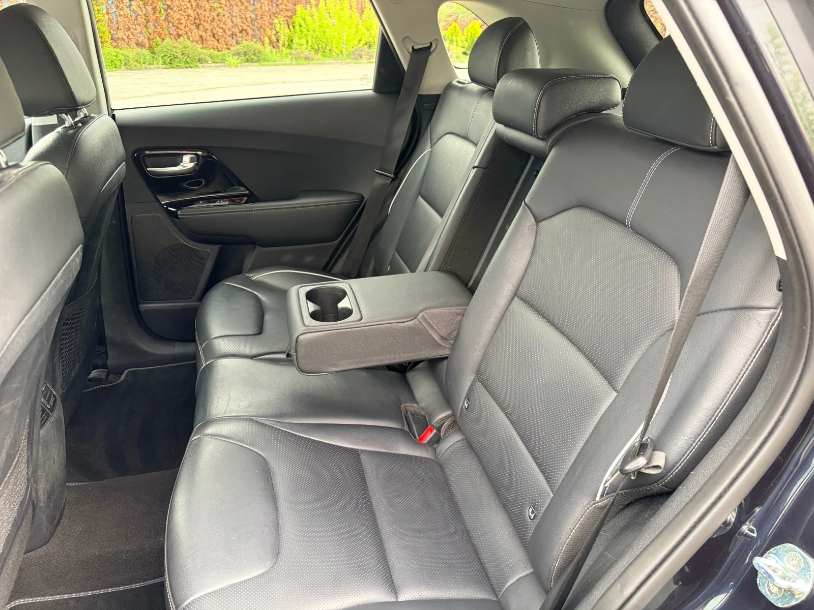 Kia Niro 100%SOH 64kw 204kc TERMOPOMPA!!! FUL!!!, снимка 14 - Автомобили и джипове - 54360566