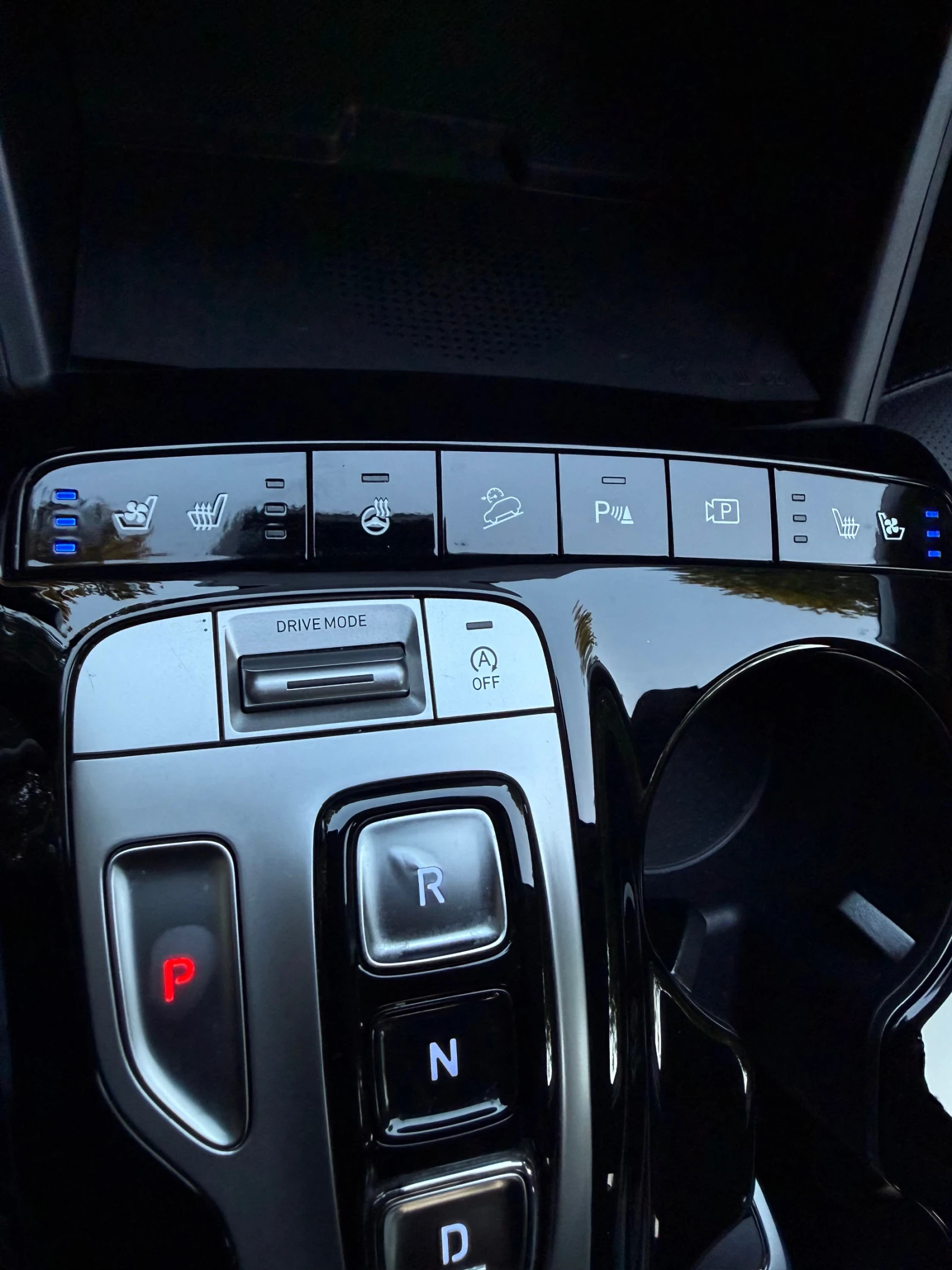 Hyundai Tucson 1.6CRDI MILD-HYBRID, снимка 11 - Автомобили и джипове - 54943183