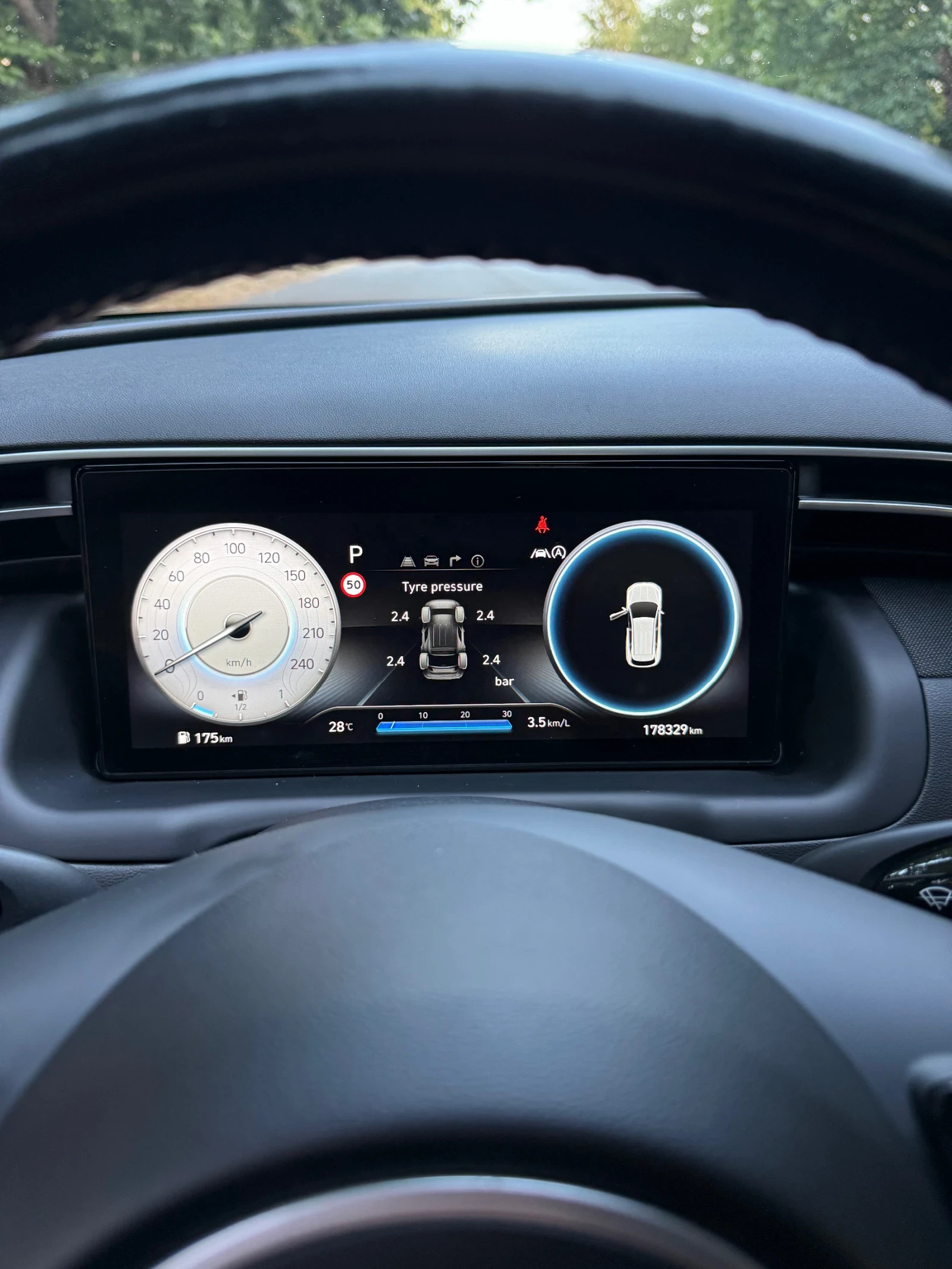 Hyundai Tucson 1.6CRDI MILD-HYBRID, снимка 12 - Автомобили и джипове - 54943183