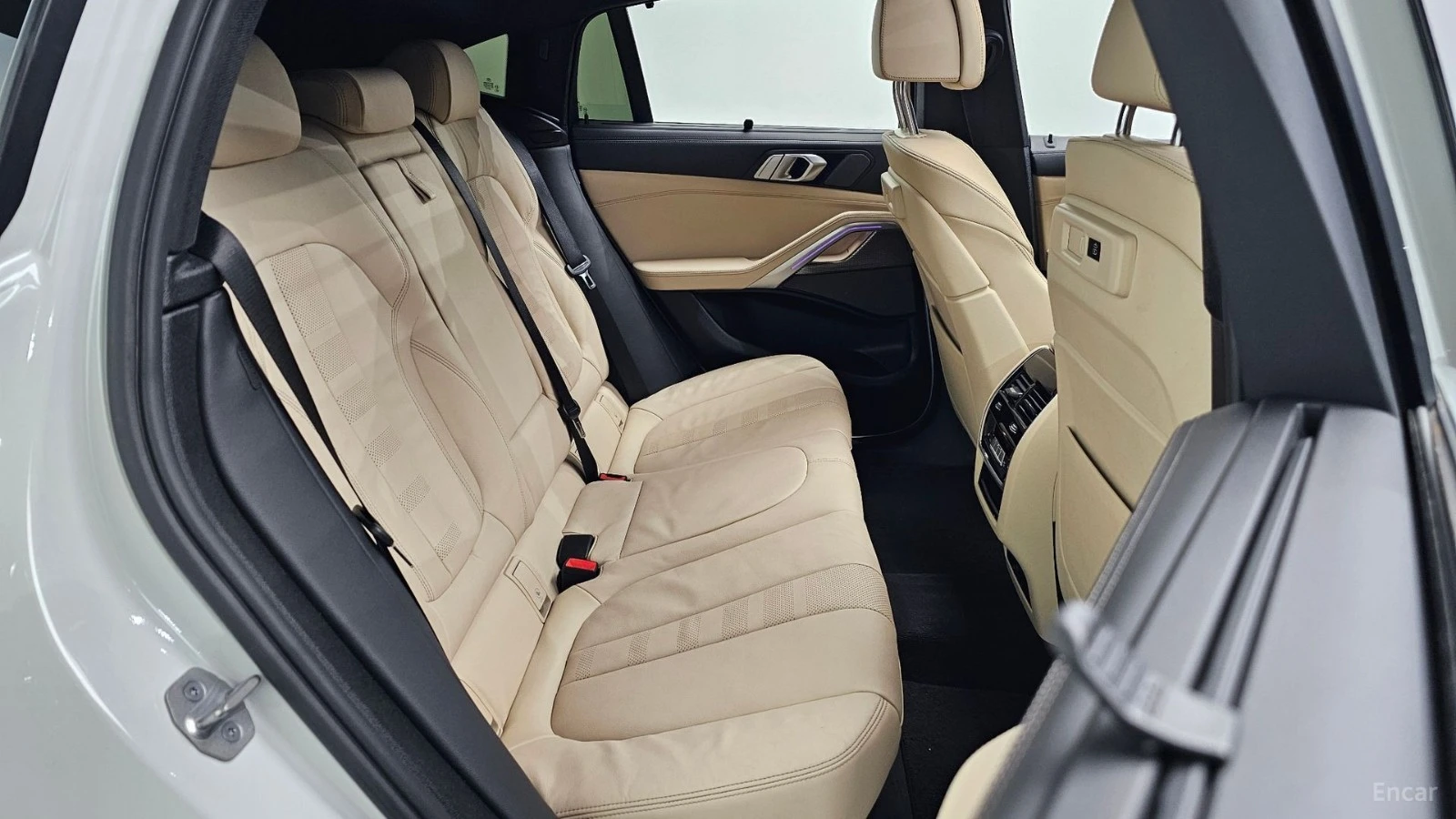 BMW X6 Xdrive40i M-PACK* HARMAN KARDON* LASER* HEADUP* 36, снимка 11 - Автомобили и джипове - 55429560