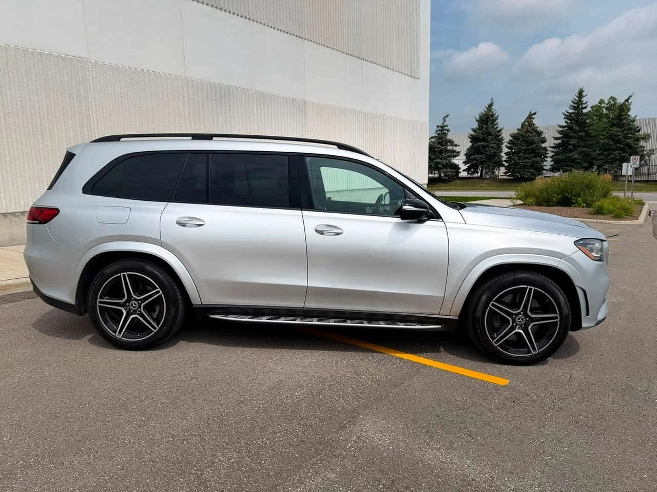 Mercedes-Benz GLS 450 АМГ ПАКЕТ/CARFAX/ДИСТРОНИК/360 КАМ/ХЕДЪП/ОБДУХ/, снимка 6 - Автомобили и джипове - 55619543