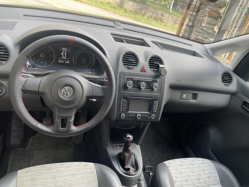 VW Caddy MAXI, снимка 8 - Автомобили и джипове - 46352036