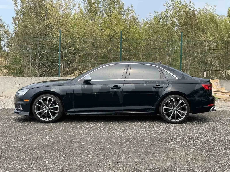 Audi A4 S4 НАЛИЧЕН В СОФИЯ, снимка 2 - Автомобили и джипове - 47298625