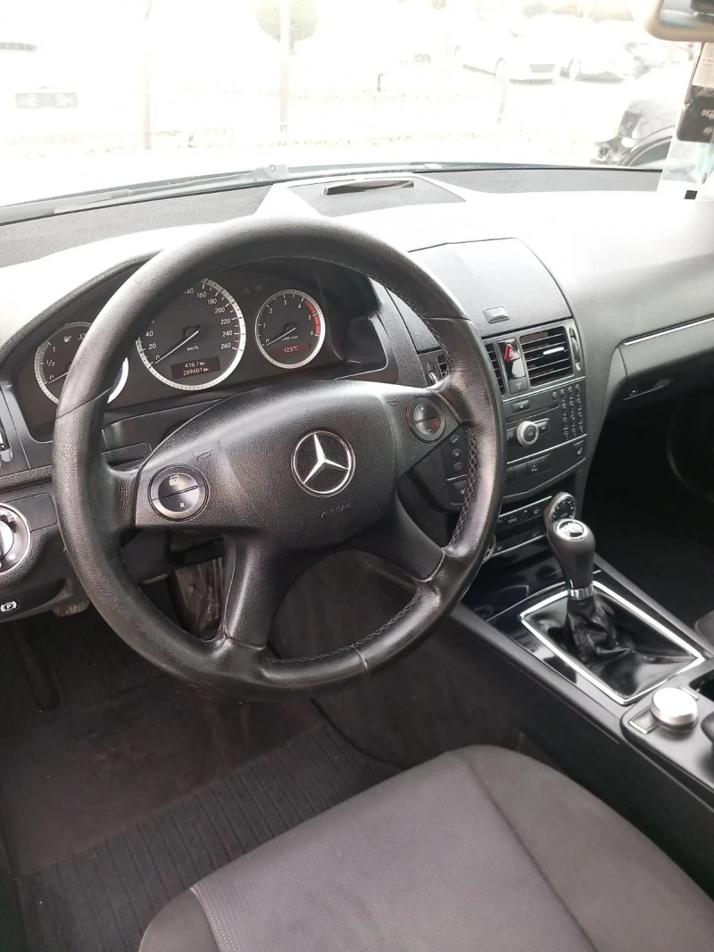 Mercedes-Benz C 220 Нов внос, снимка 9 - Автомобили и джипове - 48285145