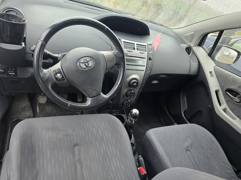 Toyota Yaris, снимка 4 - Автомобили и джипове - 49268523