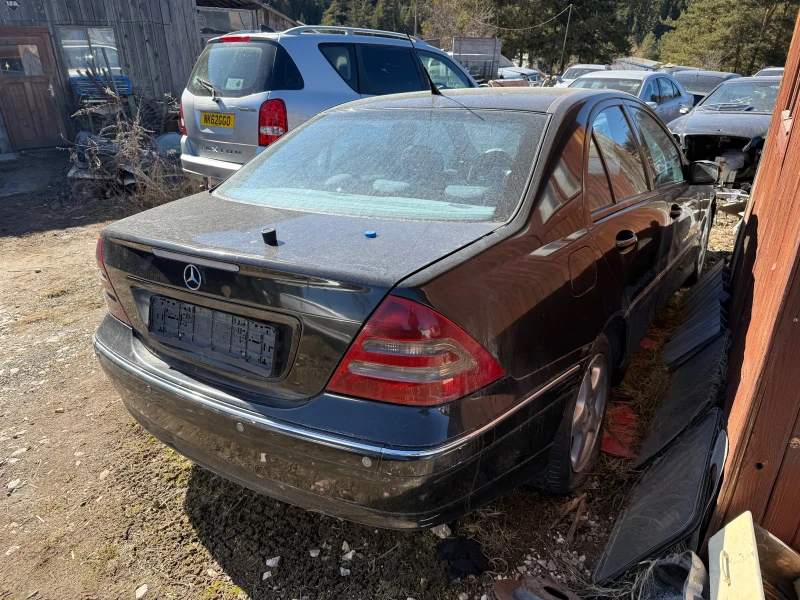 Mercedes-Benz C 220, снимка 3 - Автомобили и джипове - 49427561