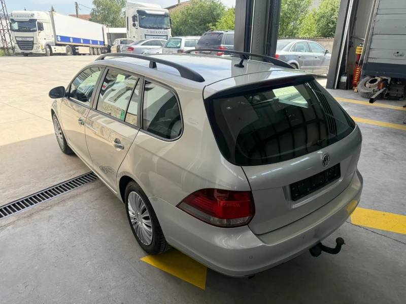 VW Golf 1.6D, снимка 3 - Автомобили и джипове - 52418138