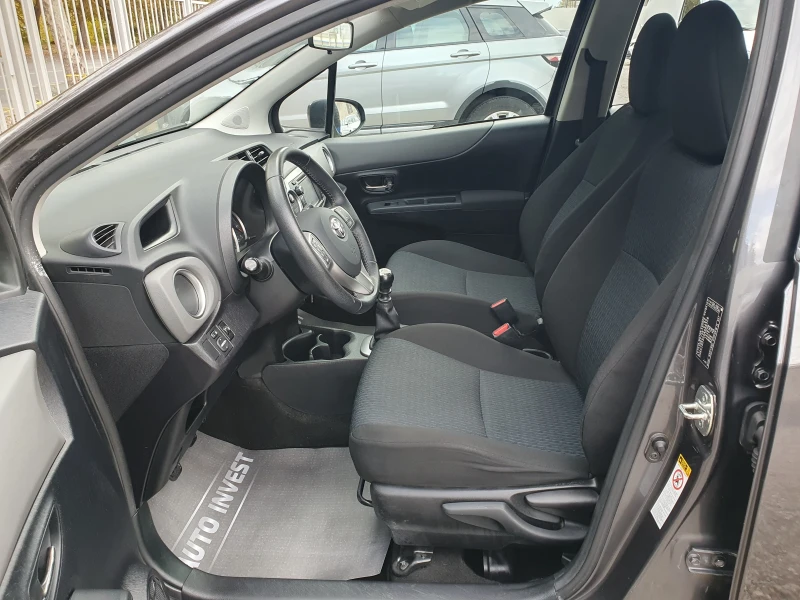 Toyota Yaris 1.3/99KS., снимка 9 - Автомобили и джипове - 52169918