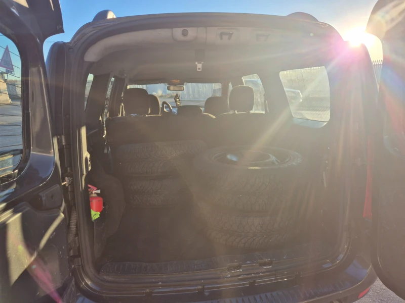 Dacia Logan 1.6MPI - FACELIFT, снимка 4 - Автомобили и джипове - 52420184