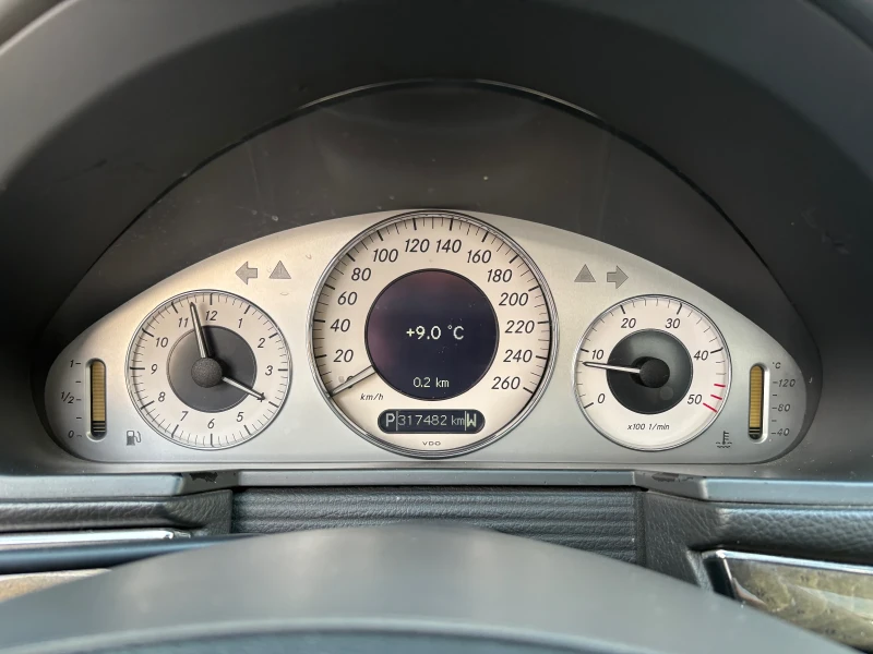 Mercedes-Benz E 270 2.7 CDI АВТОМАТИК НОВ ВНОС НА ПРУЖИНИ , снимка 8 - Автомобили и джипове - 52875613