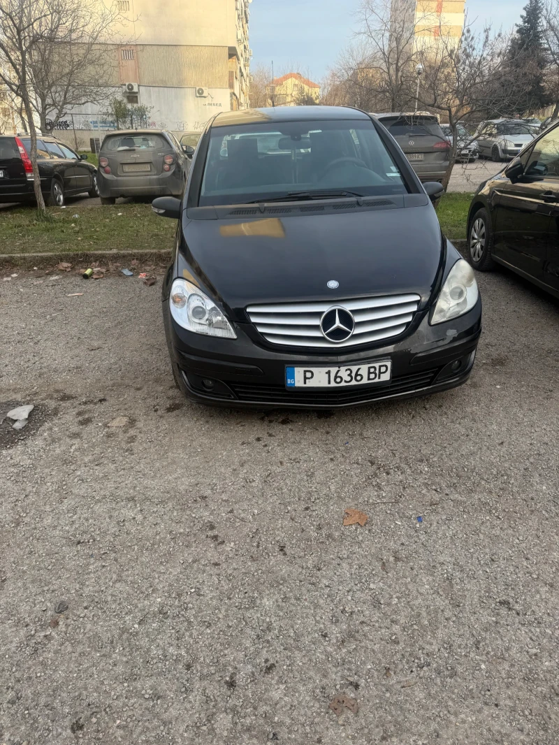 Mercedes-Benz B 180