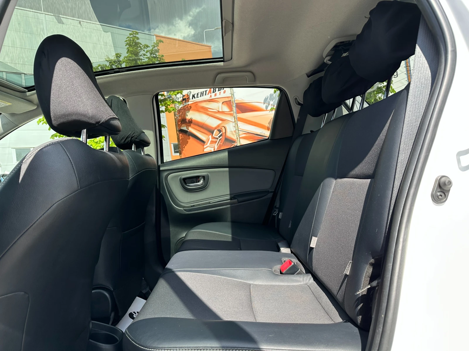 Toyota Yaris 1.5 Hybrid - изображение 9
