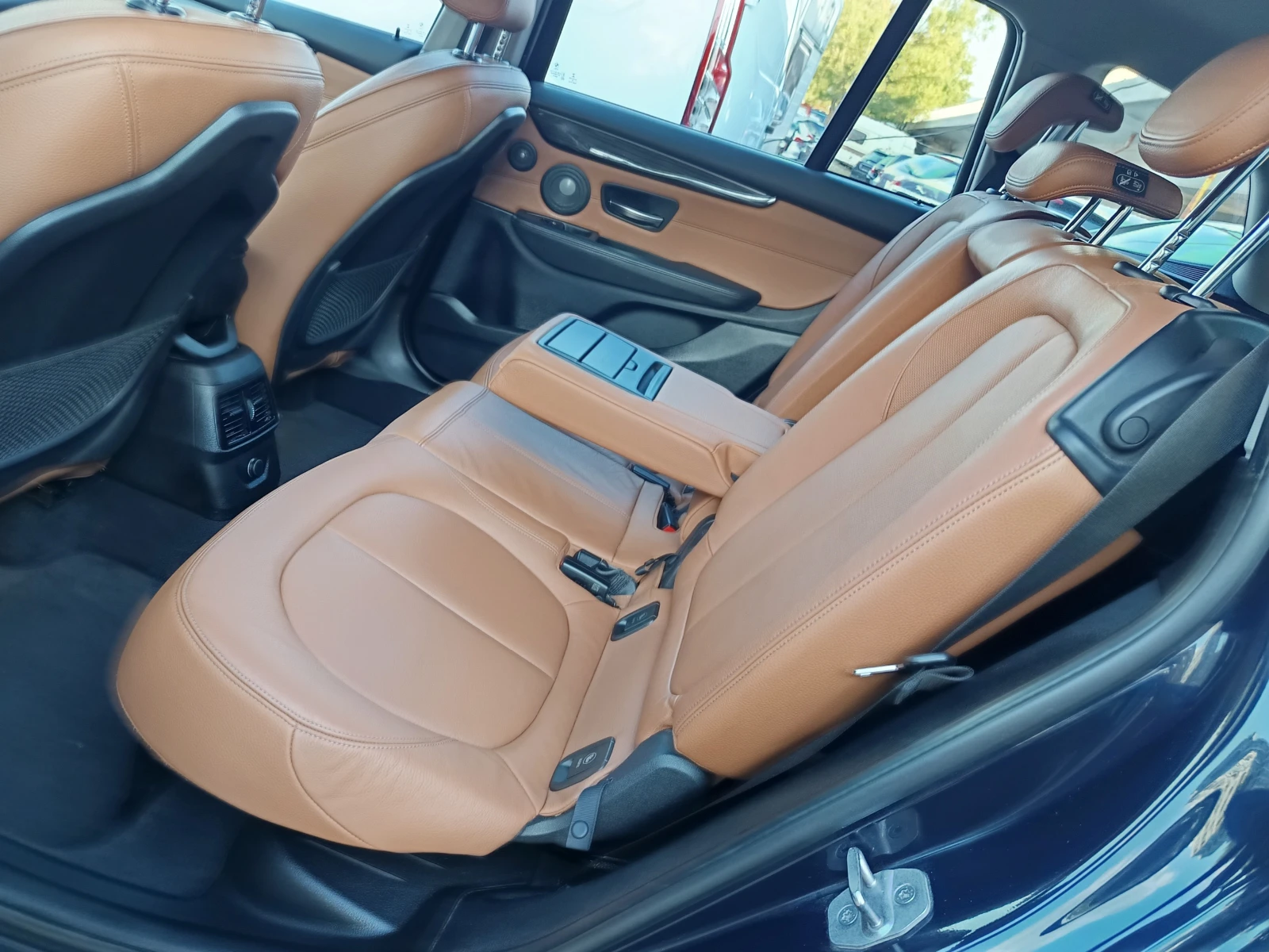 BMW 218 2.0D  7  | Mobile.bg   11