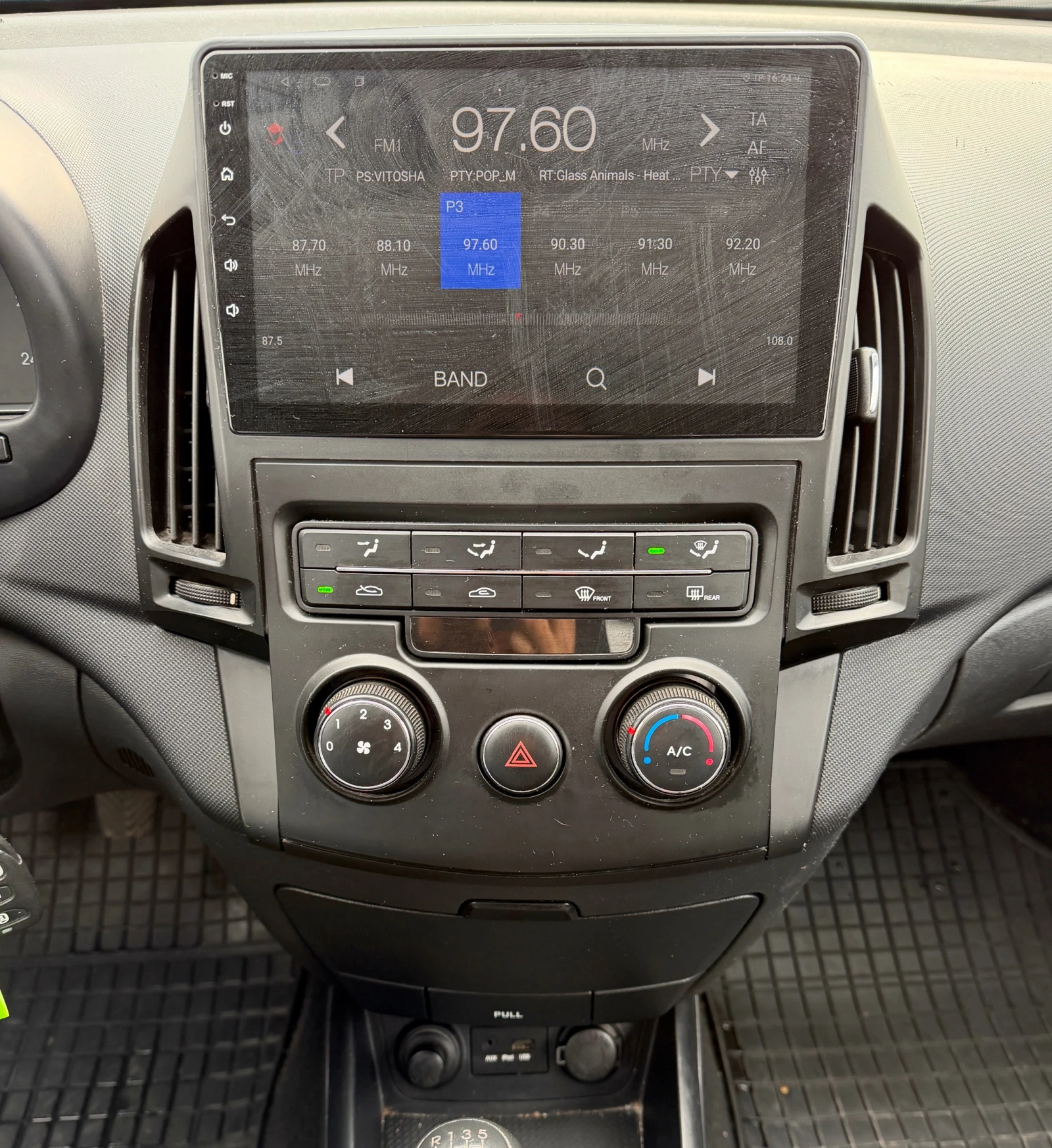 Hyundai I30 1.4 FACELIFT, снимка 9 - Автомобили и джипове - 54060573