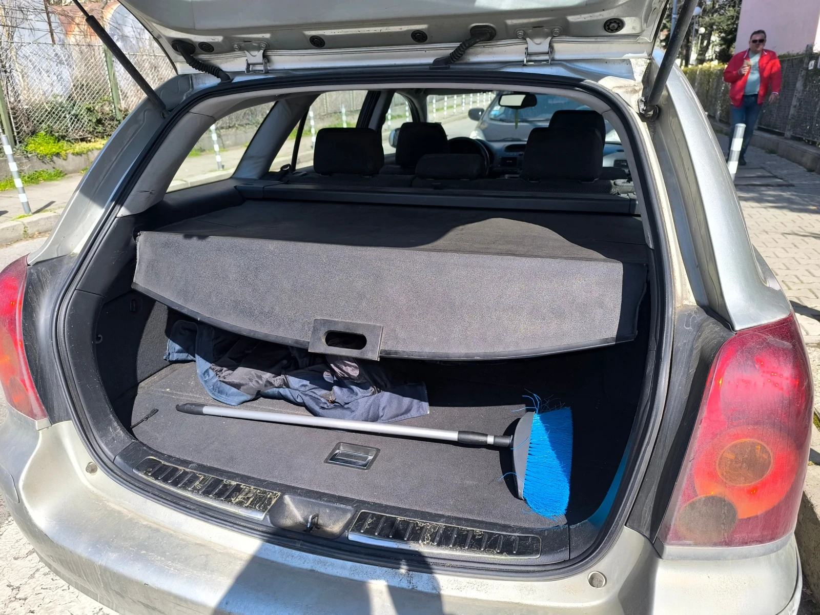 Toyota Avensis D4D, снимка 9 - Автомобили и джипове - 54113574