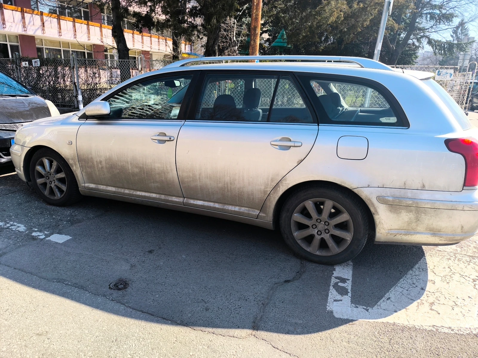 Toyota Avensis D4D, снимка 5 - Автомобили и джипове - 54113574
