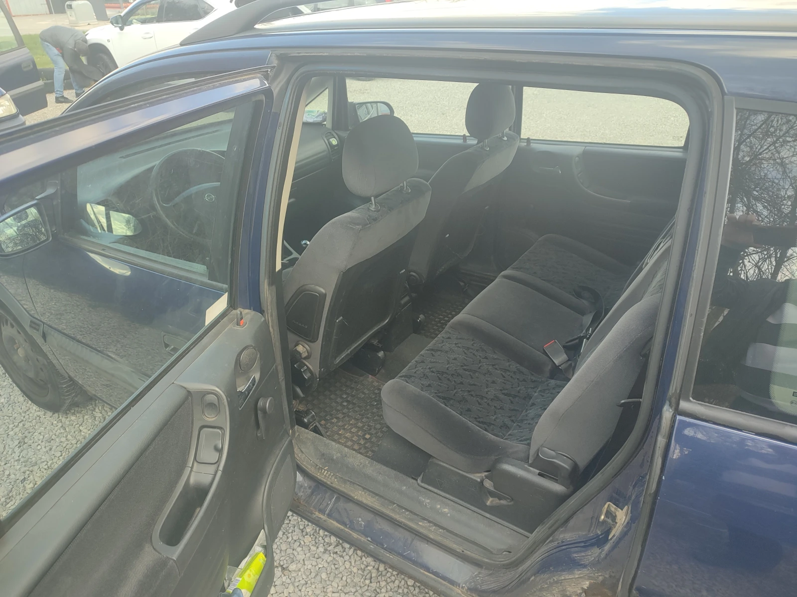 Opel Zafira 1.6, снимка 2 - Автомобили и джипове - 54161976