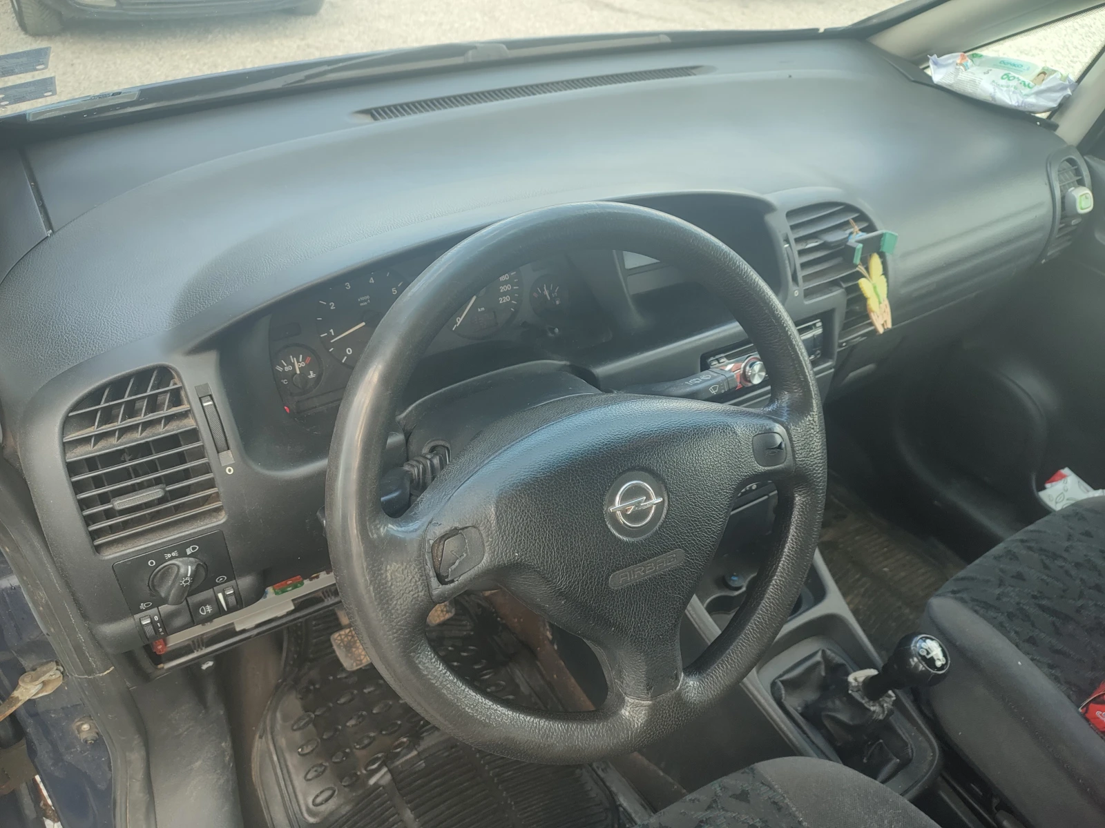 Opel Zafira 1.6, снимка 15 - Автомобили и джипове - 54161976