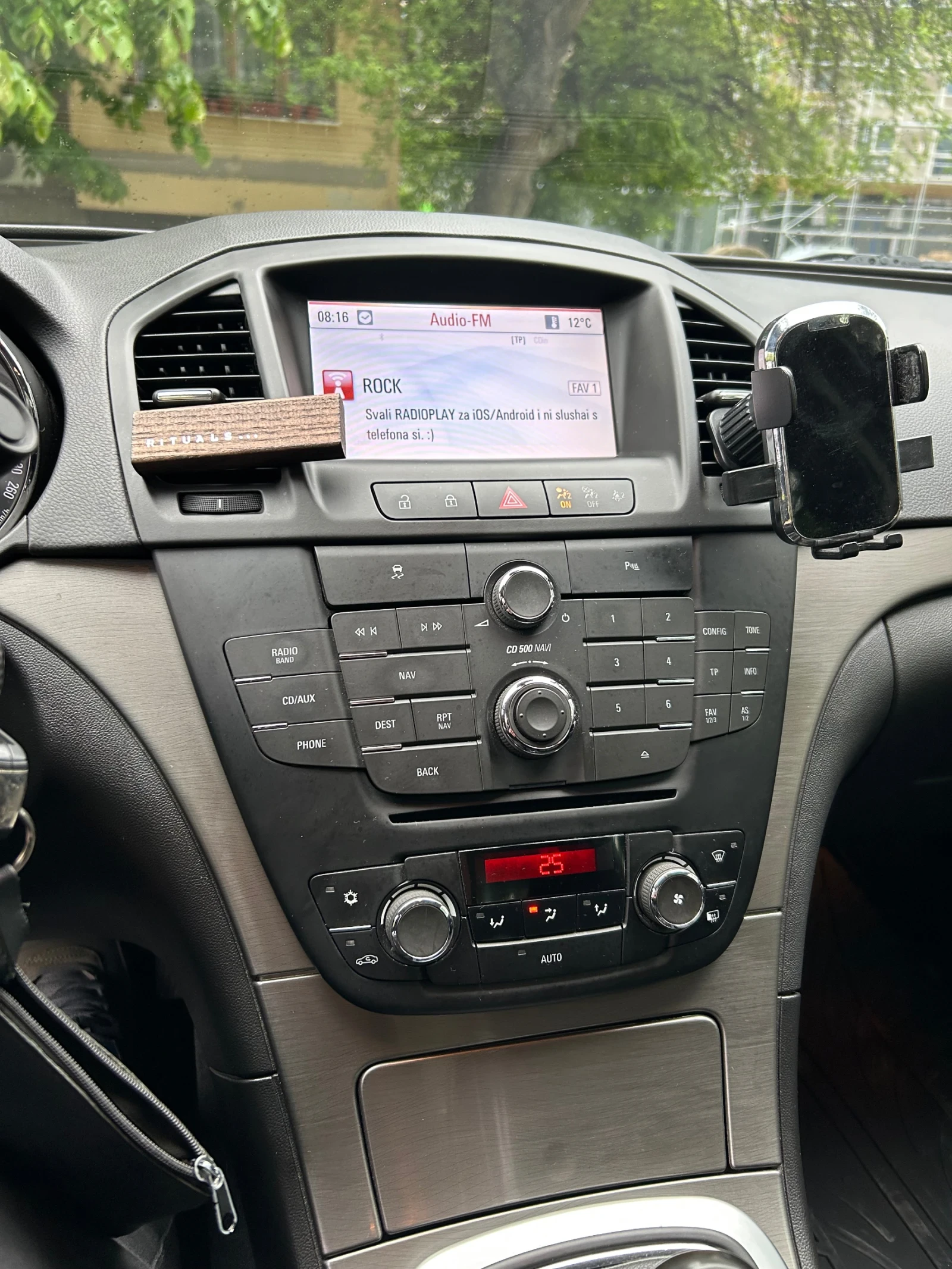 Opel Insignia, снимка 6 - Автомобили и джипове - 54350641