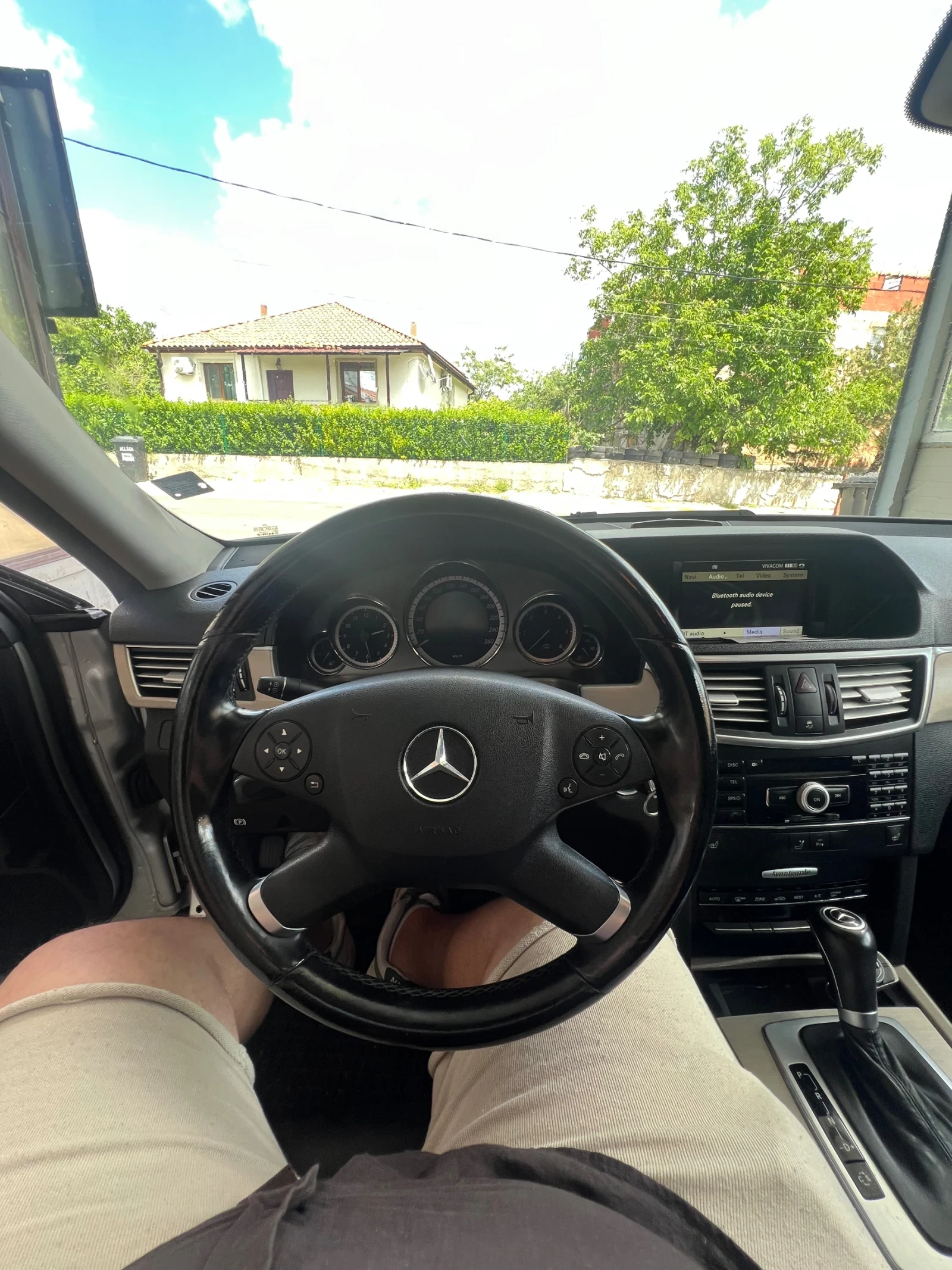 Mercedes-Benz E 220, снимка 5 - Автомобили и джипове - 55130924