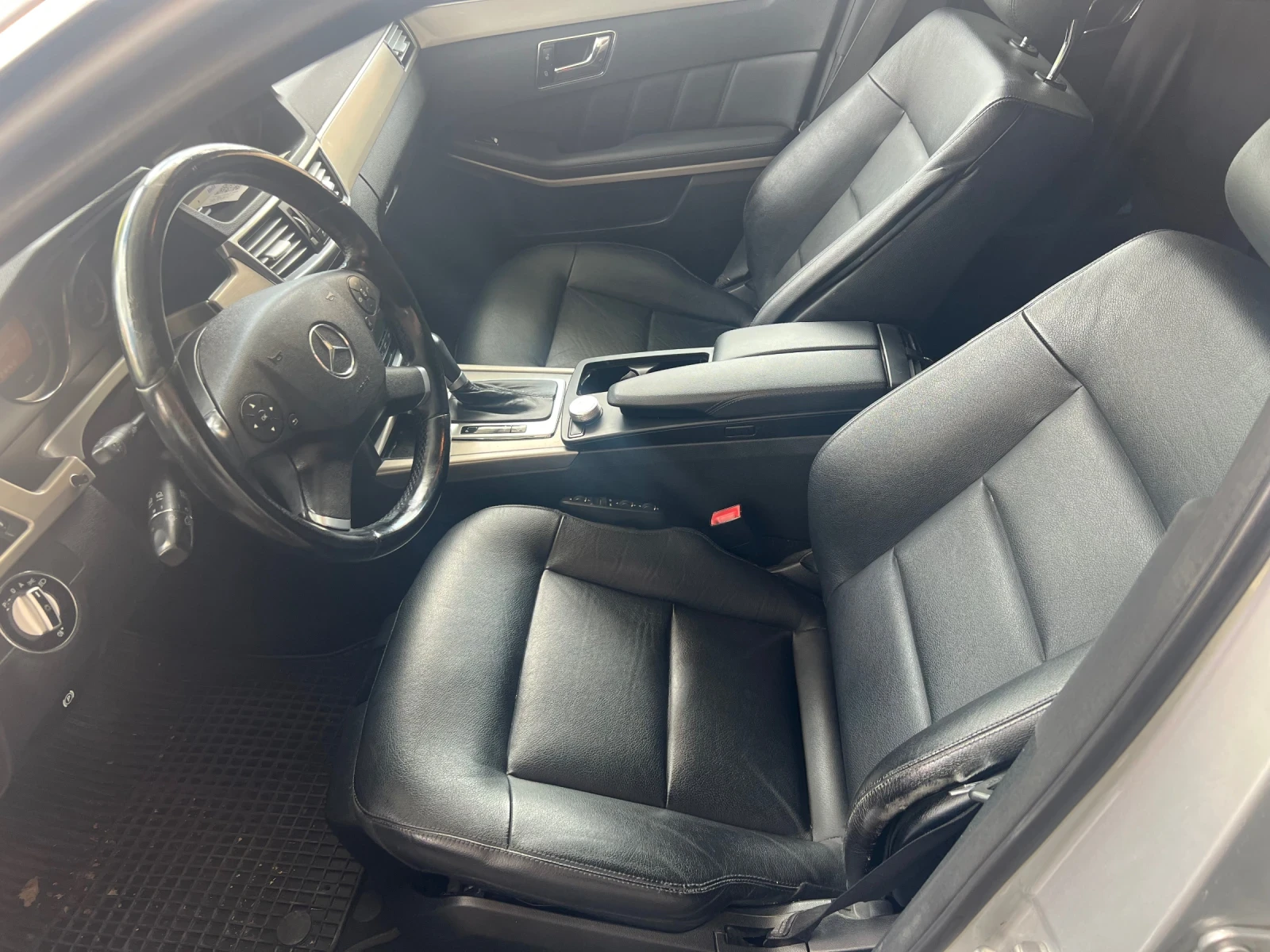 Mercedes-Benz E 220, снимка 3 - Автомобили и джипове - 55130924