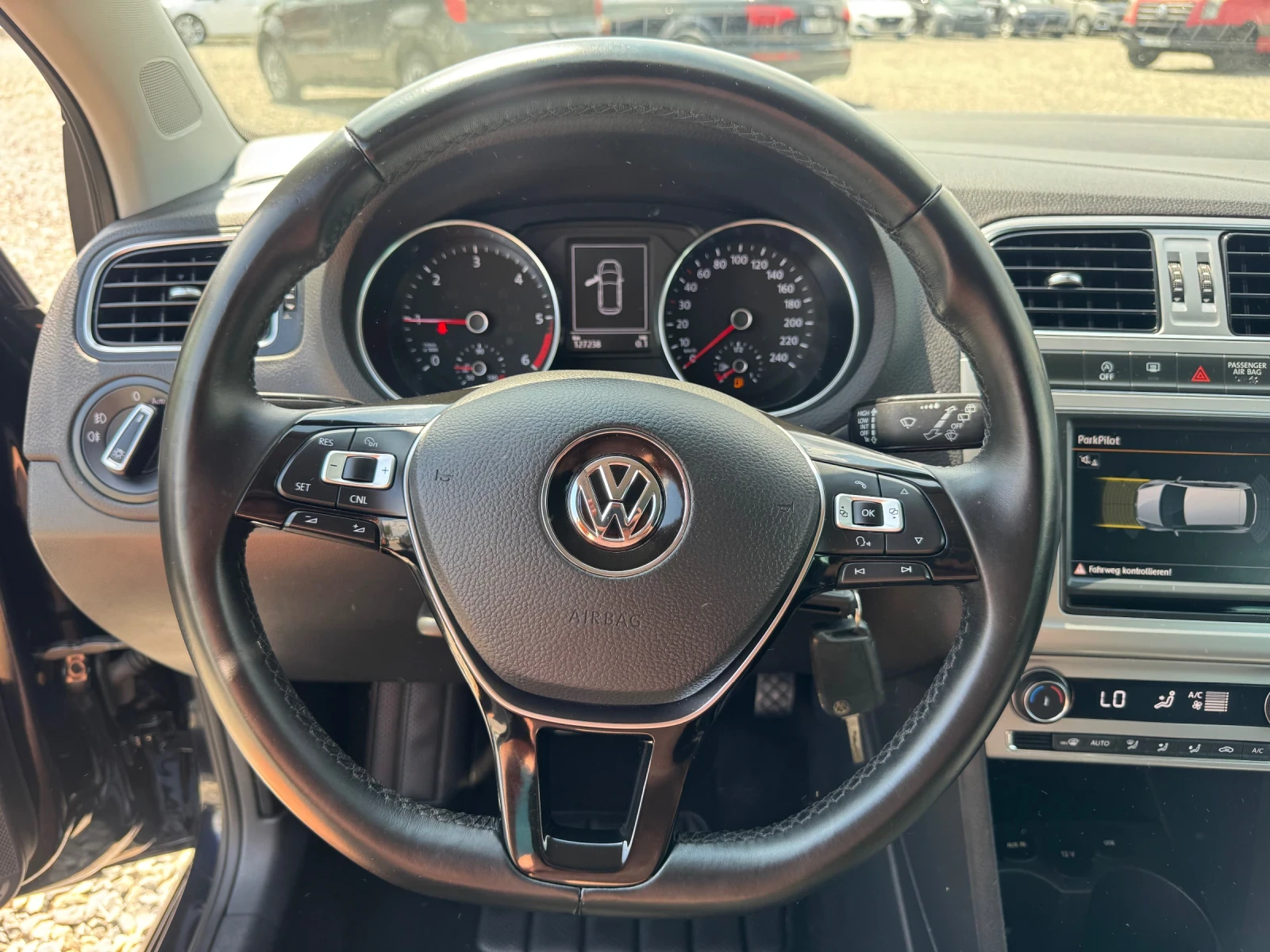 VW Polo 1.4TDI R LINE, снимка 10 - Автомобили и джипове - 55327260