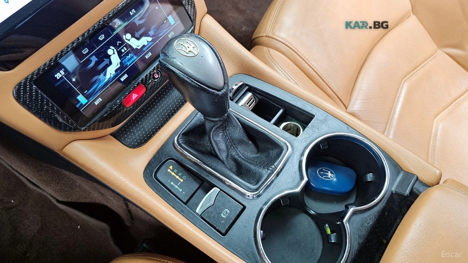 Maserati GranTurismo 4.7 SPORT* CARBON* КОЖА* ПОДГРЕВ* КАМЕРА, снимка 9 - Автомобили и джипове - 55362421