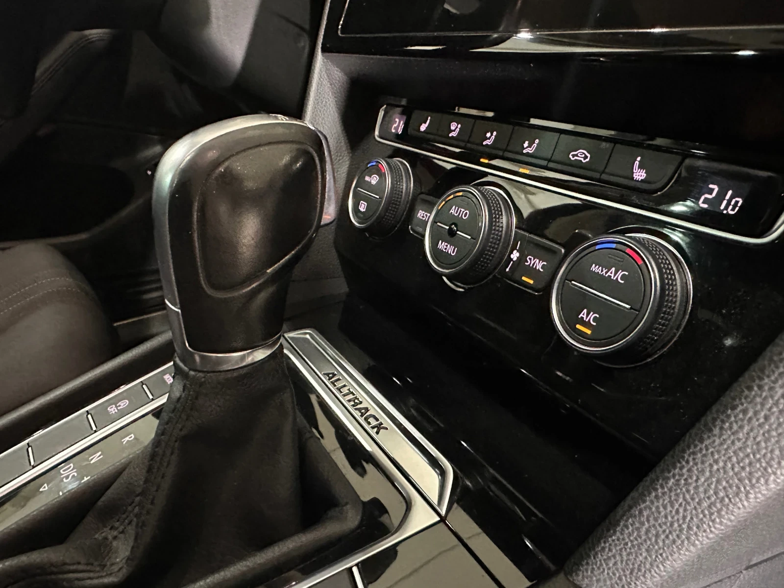 VW Passat, снимка 13 - Автомобили и джипове - 55536594