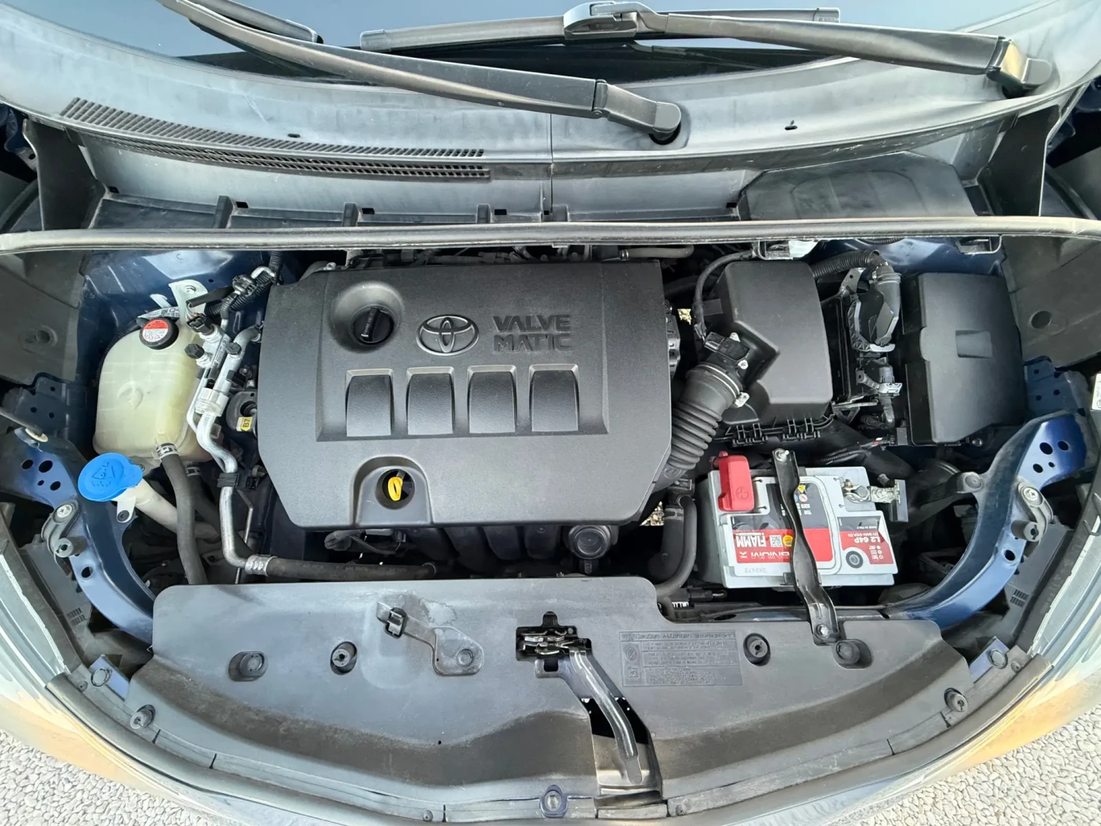 Toyota Verso 1.6 VVT-i , снимка 15 - Автомобили и джипове - 55650182