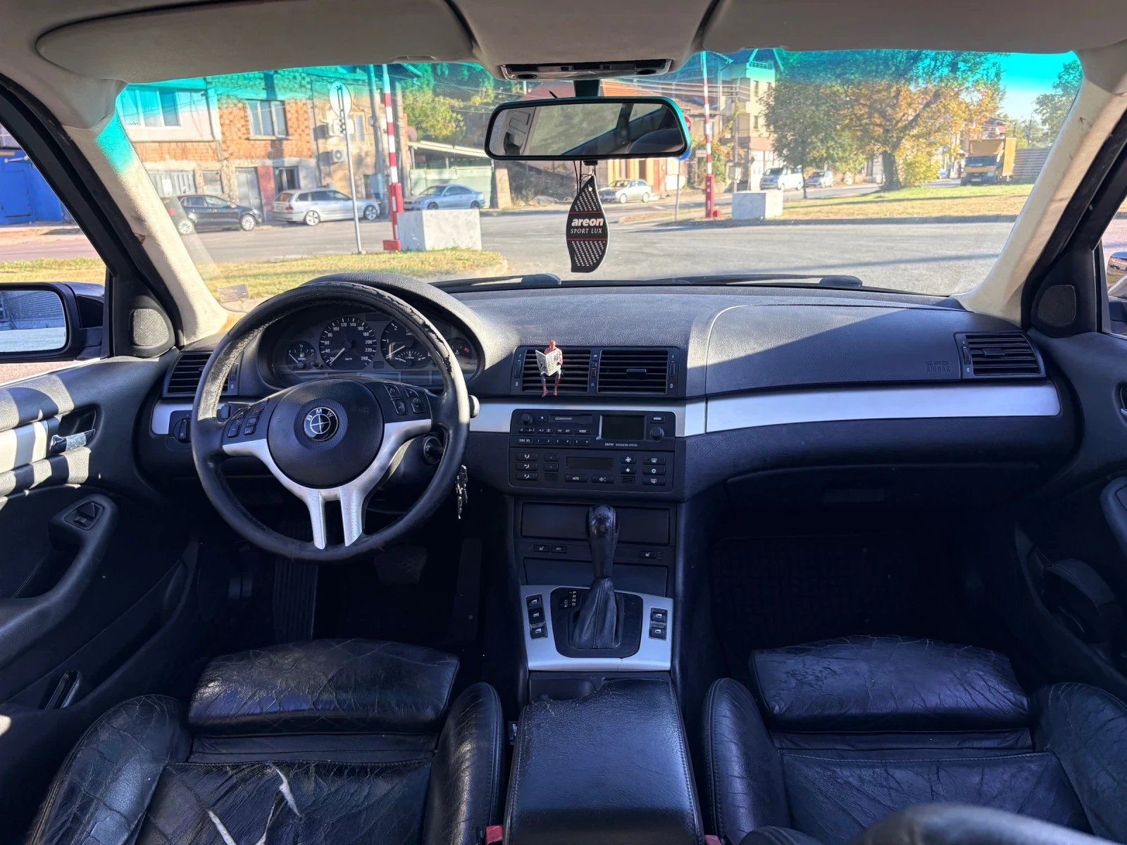 BMW 330, снимка 14 - Автомобили и джипове - 56348059
