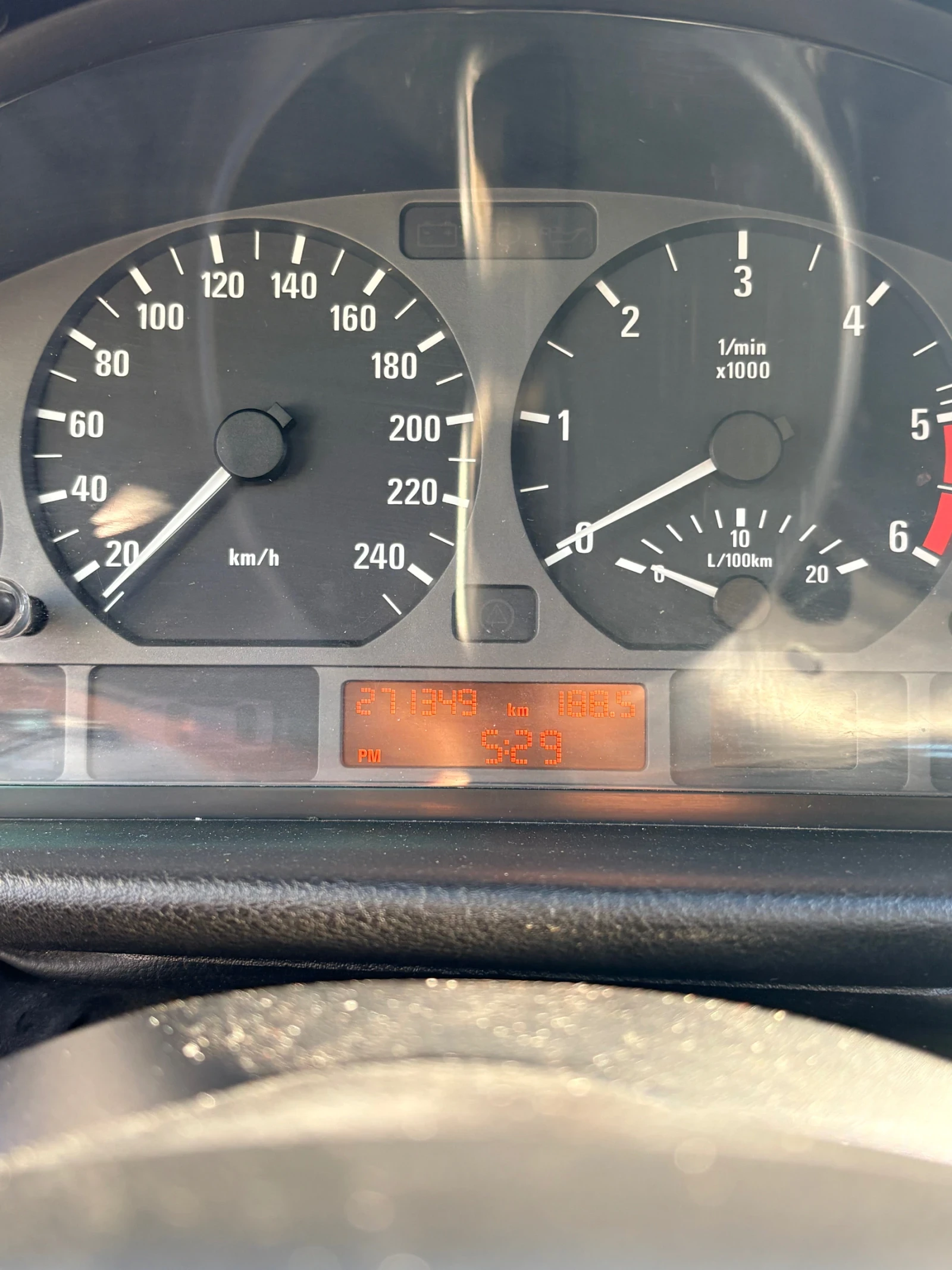 BMW 330, снимка 10 - Автомобили и джипове - 56348059