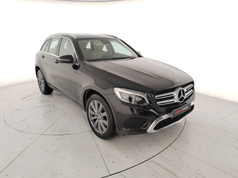 Mercedes-Benz GLC 220 (KATO НОВА)^(4-MATIC), снимка 3 - Автомобили и джипове - 49316184