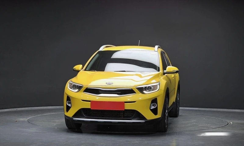 Kia Stonic Diesel 1.6 Prestige * НАЙ-ДОБРА ЦЕНА В БЪЛГАРИЯ* , снимка 3 - Автомобили и джипове - 52112490