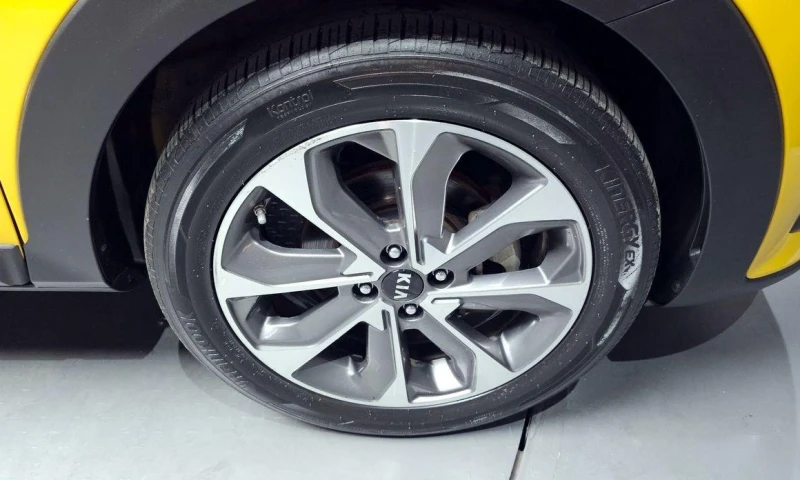 Kia Stonic Diesel 1.6 Prestige * НАЙ-ДОБРА ЦЕНА В БЪЛГАРИЯ* , снимка 5 - Автомобили и джипове - 52112490