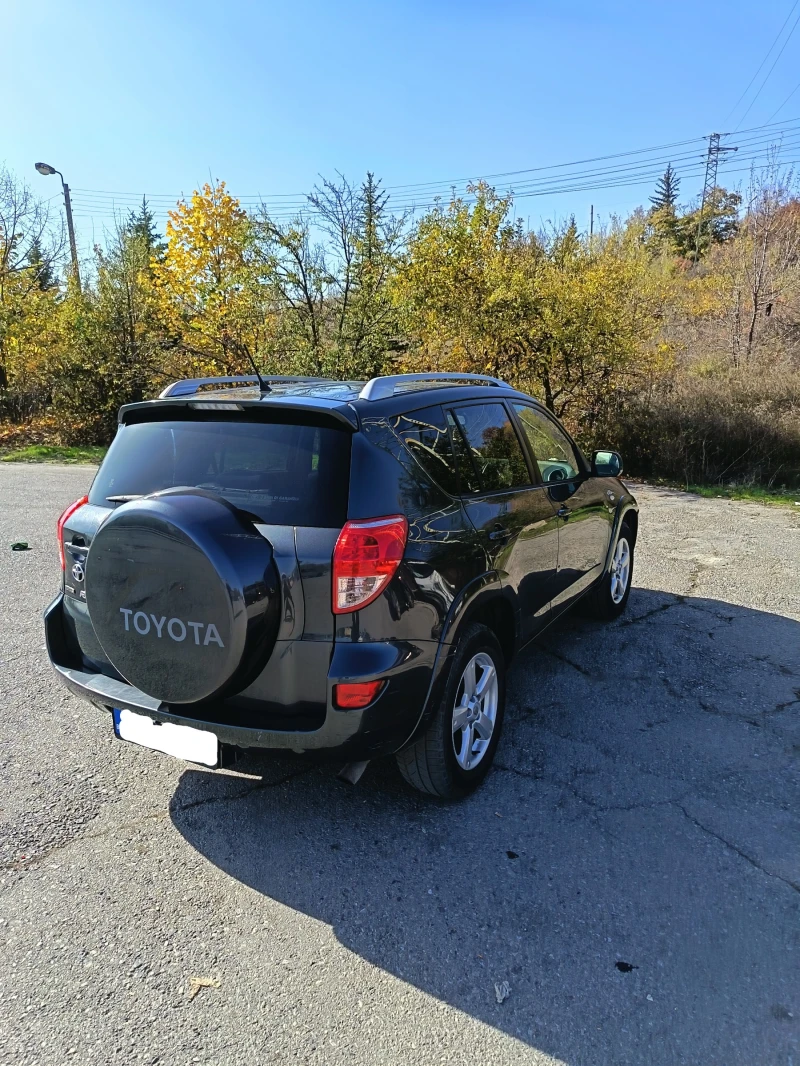 Toyota Rav4 2.2 D-CAT, снимка 3 - Автомобили и джипове - 52598049